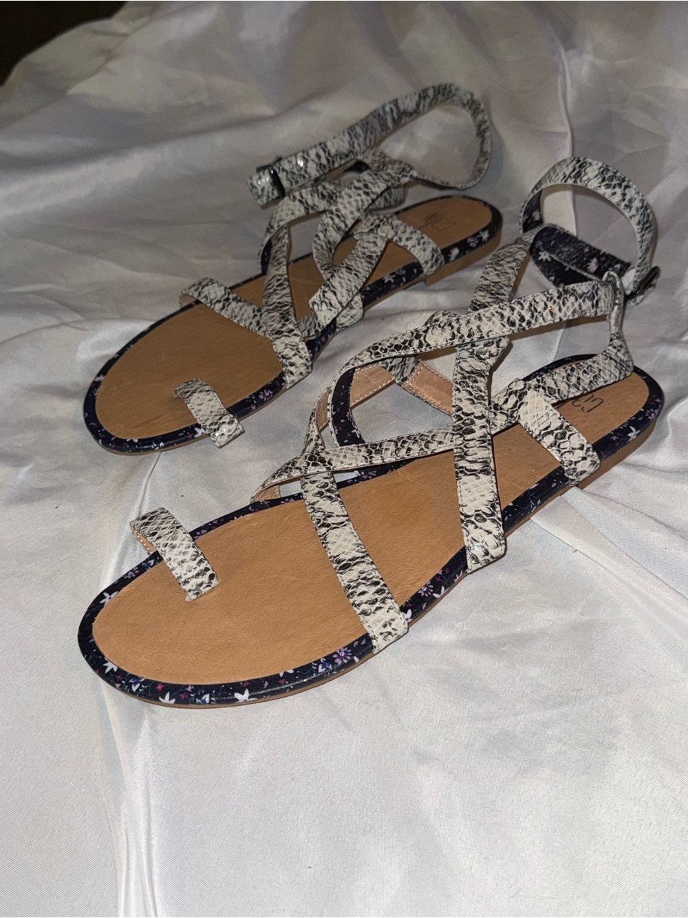 Women's Cabi Snake-Print Strappy Flat Gladiator Sandals - White/Black-size 9.5